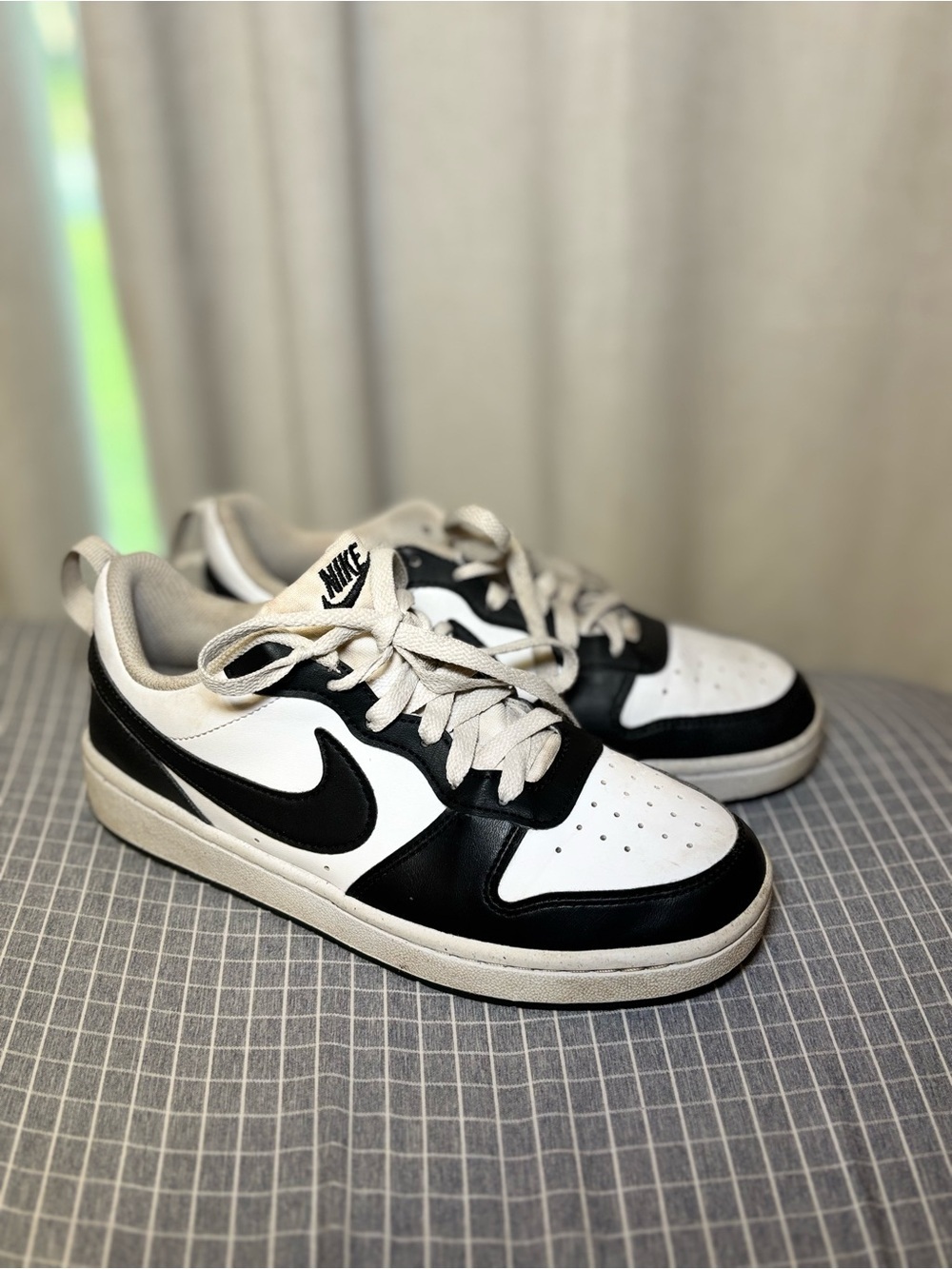 Nike Youth Sneakers - Beige and White